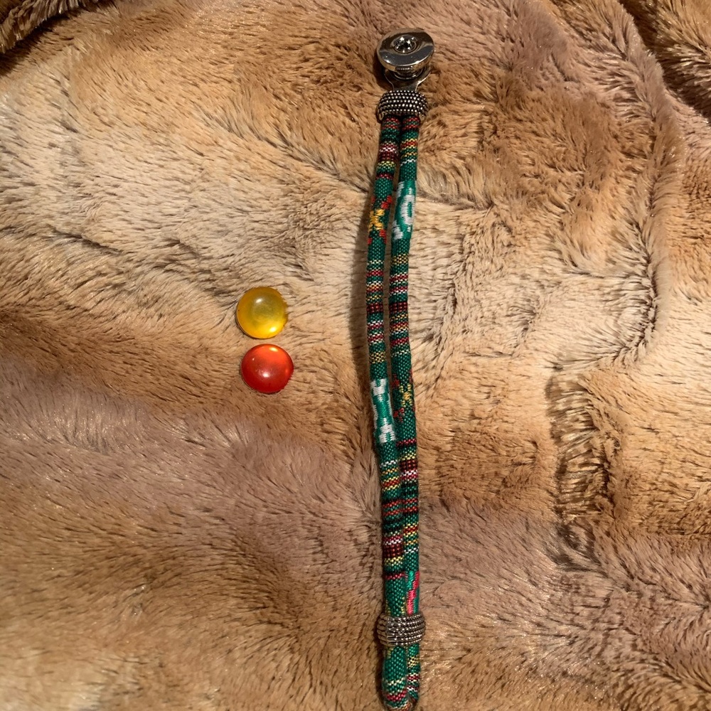 Tapestry Snap Bracelet and 2 Snaps